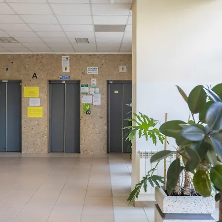 Modern One-bedroom In The Centre 550 M To The Palace Of Culture And Science By Renters Apartamento