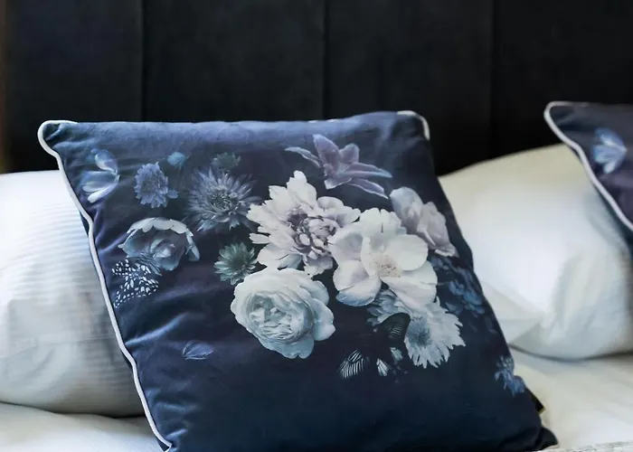 Modern One-bedroom In The Centre 550 M To The Palace Of Culture And Science By Renters Apartamento *