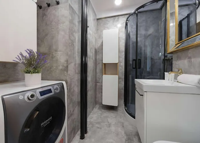 Modern One-bedroom In The Centre 550 M To The Palace Of Culture And Science By Renters Varsóvia