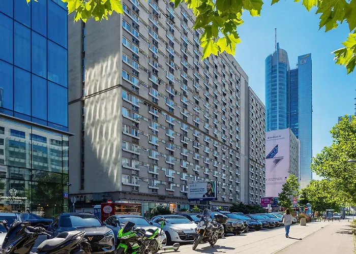 Apartamento Modern One-bedroom In The Centre 550 M To The Palace Of Culture And Science By Renters *