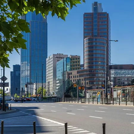 Modern One-bedroom In The Centre 550 M To The Palace Of Culture And Science By Renters Warschau