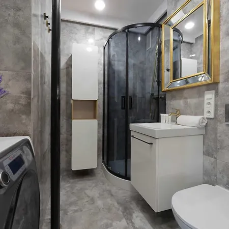 Lägenhet Modern One-bedroom In The Centre 550 M To The Palace Of Culture And Science By Renters Warszawa