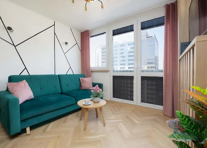 Modern One-bedroom In The Centre 550 M To The Palace Of Culture And Science By Renters